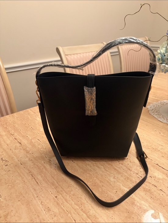 Handbags - Classic Black Bucket Crossbody Bag - Minimalist Women's Handbag. Fashion. New.